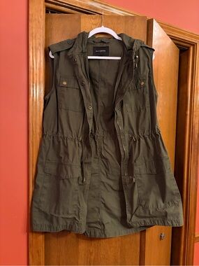 Banana republic  Sleeveless Utility Anorak Vest - Olive Green